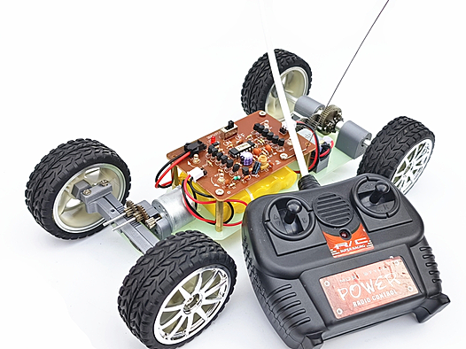 自己动手制作一个金属的带差速器的可转向的遥控玩具车