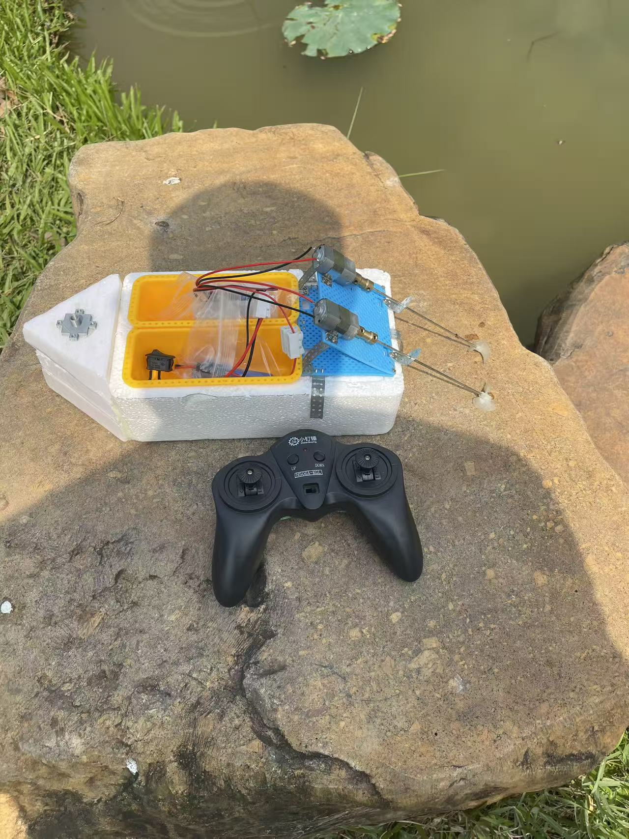 小钉锤中级遥控船下水测试-深圳光明区鹅颈水湿地公园