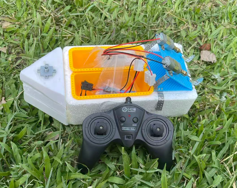 小钉锤中级遥控船下水测试-深圳光明区鹅颈水湿地公园