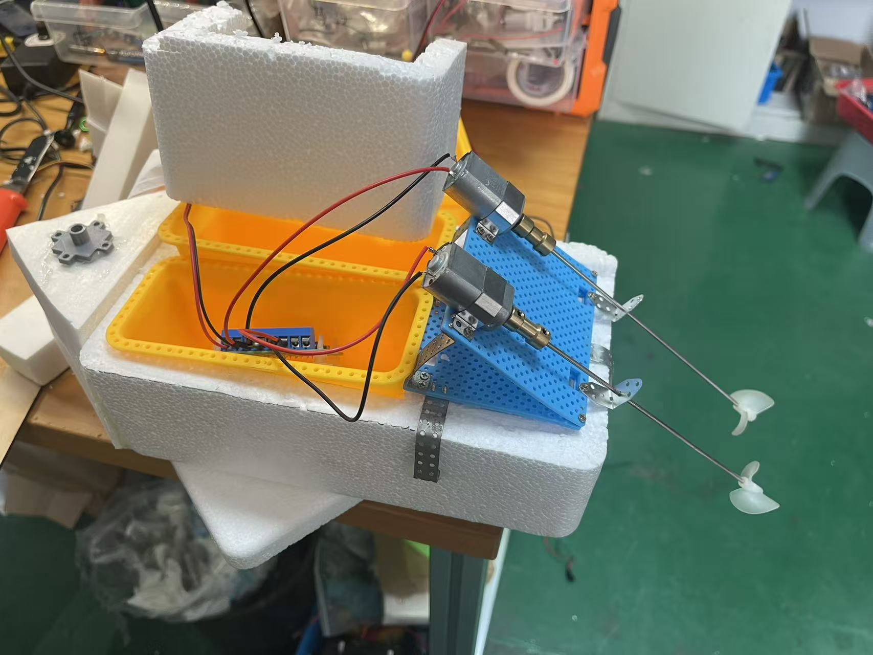 小钉锤中级遥控船下水测试-深圳光明区鹅颈水湿地公园