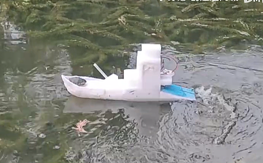 SNP120 小钉锤遥控船客户案例：杜余萌提供